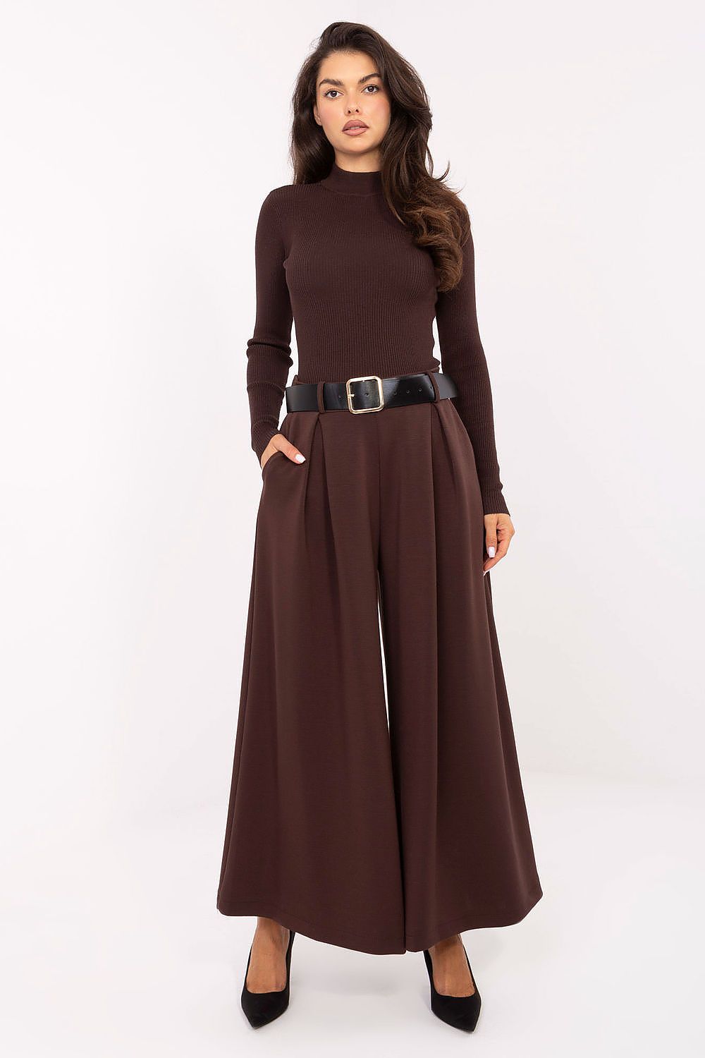 Women trousers model 218448 Italy Moda