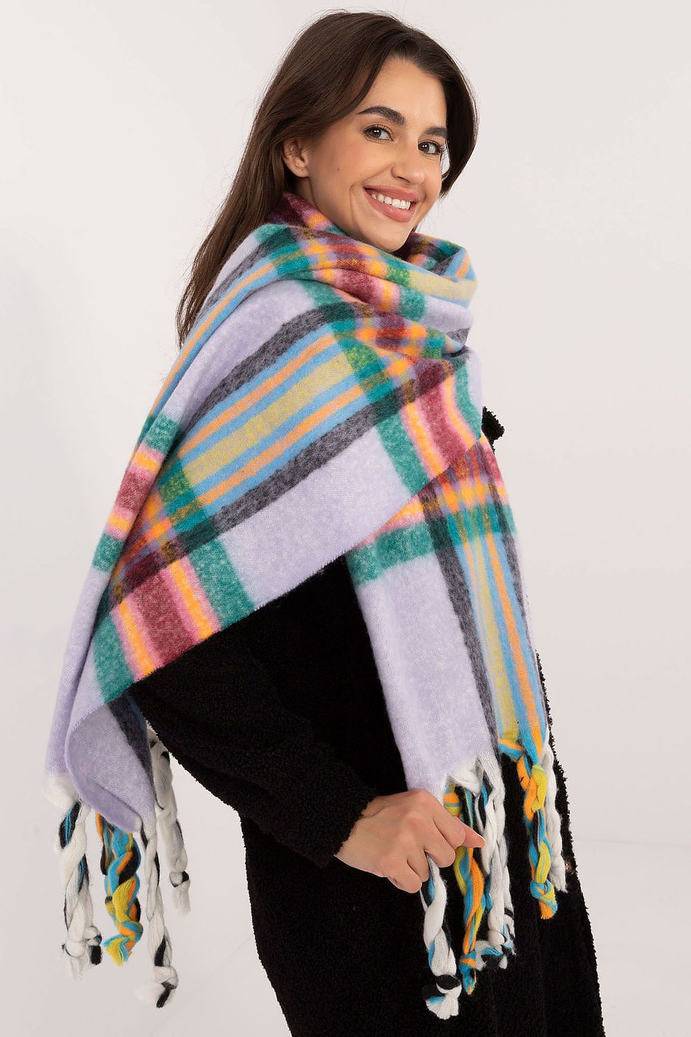  Shawl model 202582 AT 
