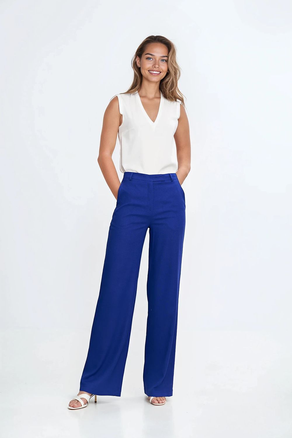  Trousers model 211798 Nife 