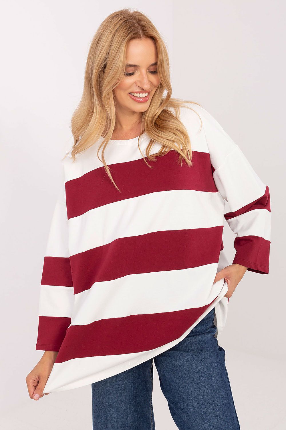  Sweatshirt model 217029 Relevance 