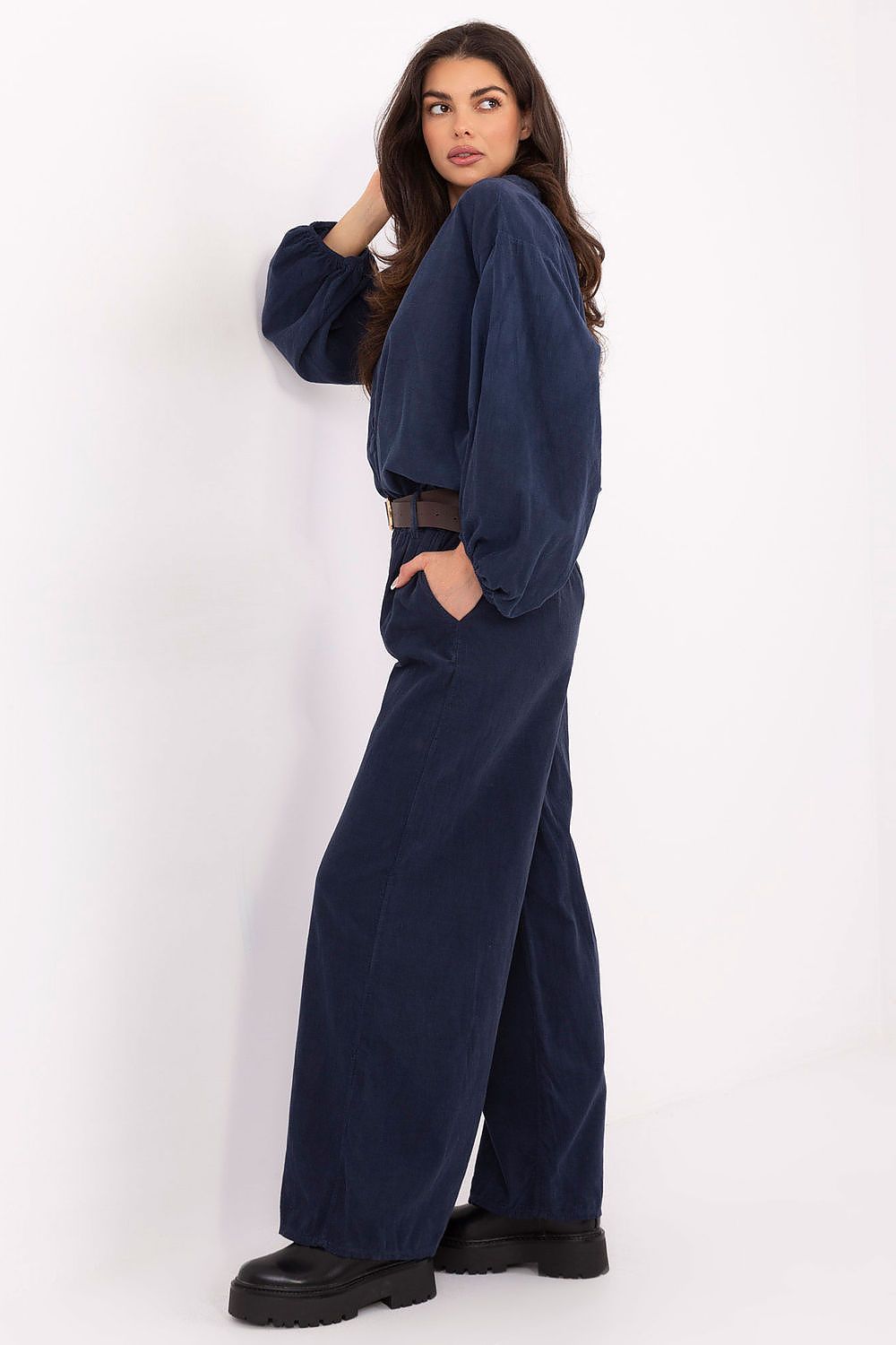  Women trousers model 220281 Italy Moda 