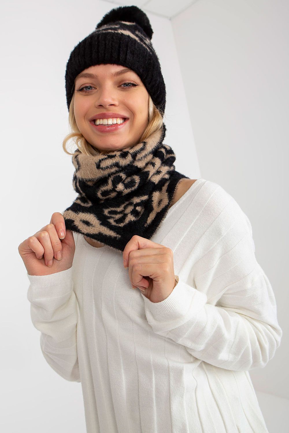  Infinity Scarf model 185922 AT 